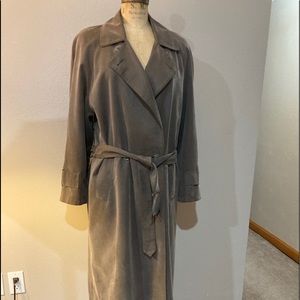 Jones Long oversized olive green vintage trench coat